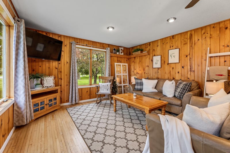 204 Michaels St, Cochrane, WI 54622