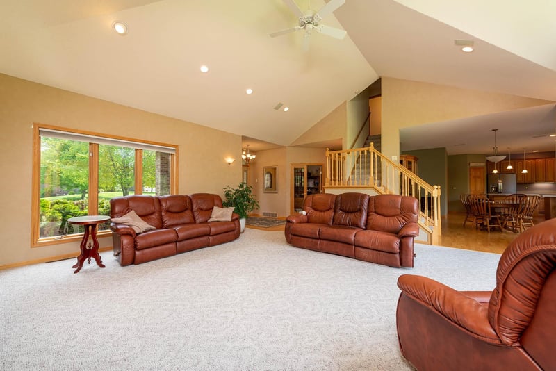 1002 Timberidge Trl, Eagle Lake, MN 56024