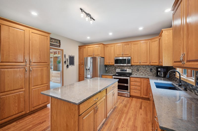 1575 Quasar Ct S, Lakeland, MN 55043