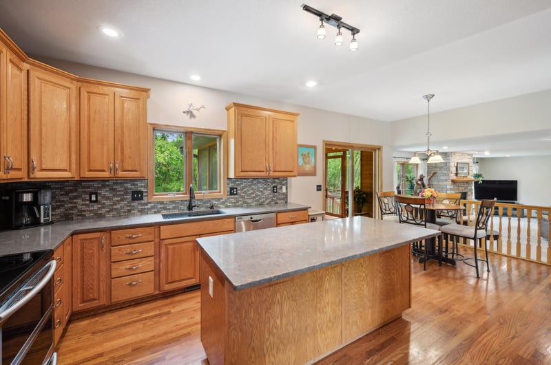 1575 Quasar Ct S, Lakeland, MN 55043
