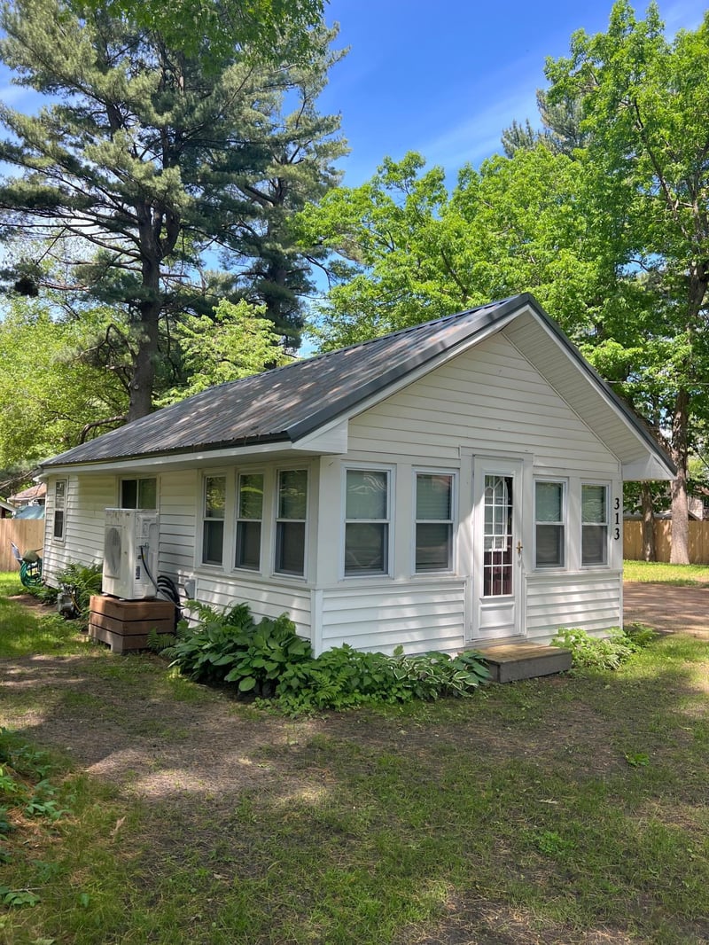313 Dogwood Rd, Wyoming, MN 55092