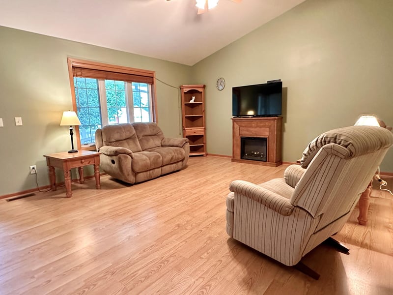 1203 11th St W, Altoona, WI 54720