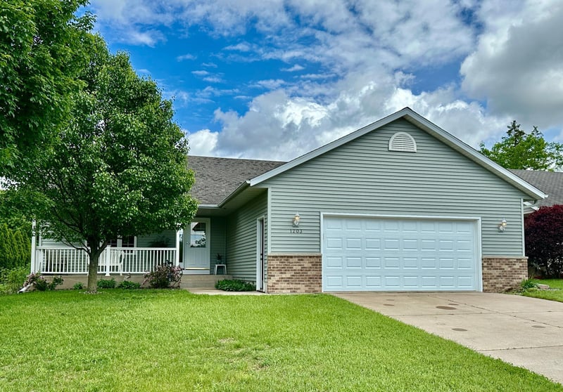 1203 11th St W, Altoona, WI 54720