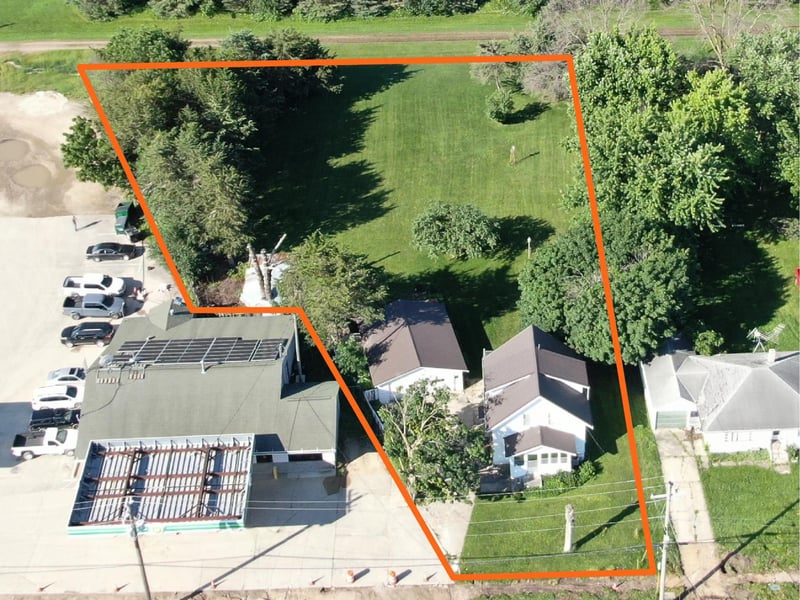 403 W Main St, Le Roy, MN 55951