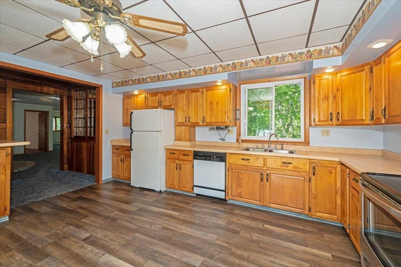 2770 S Riverview Dr, Superior, WI 54880