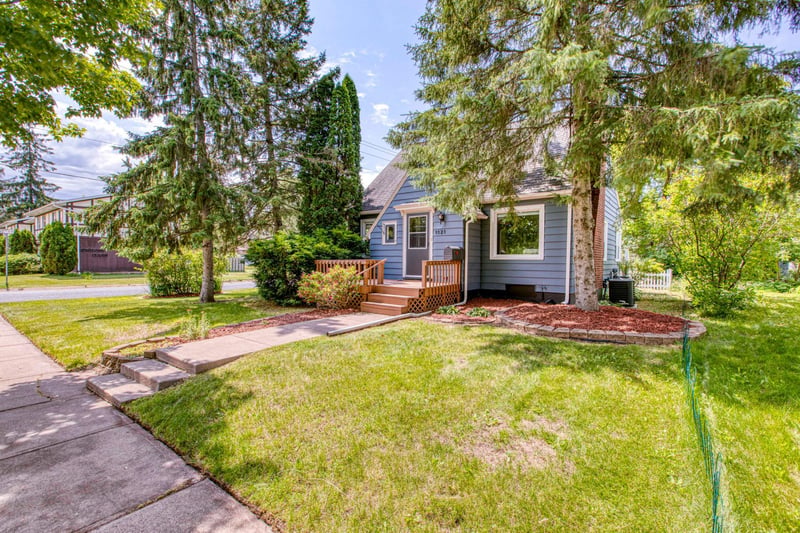 1121 2nd Ave W, Ashland, WI 54806