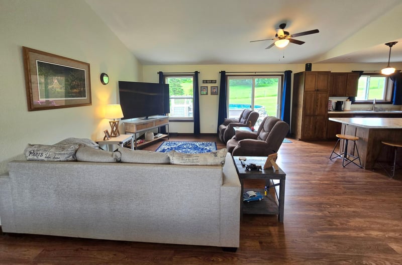 420 Parkside Dr SE, Preston, MN 55965