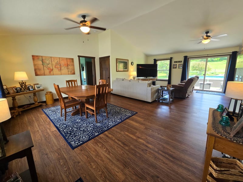 420 Parkside Dr SE, Preston, MN 55965