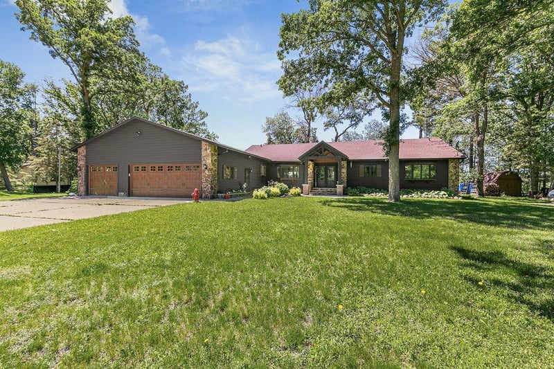 9621 Hillton Rd, Little Falls, MN 56345