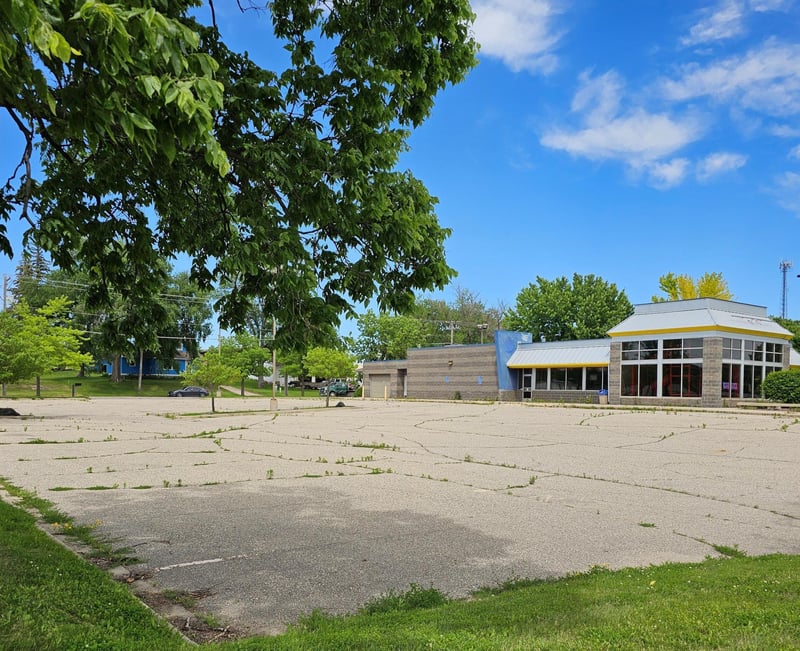 1611 Highway 12 E, Willmar, MN 56201