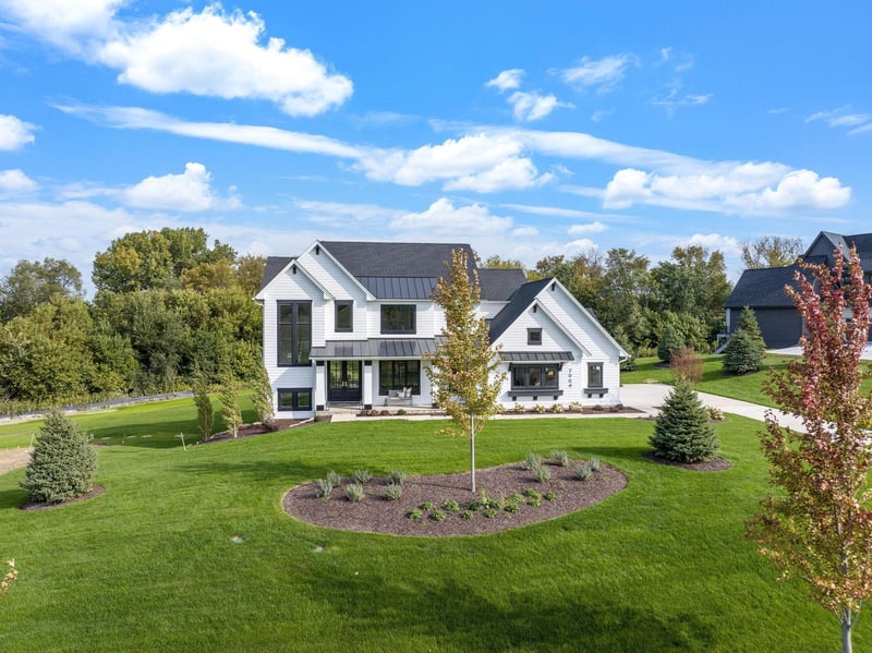 450 Indian Hill Rd, Chanhassen, MN 55317