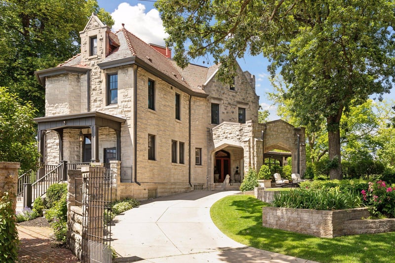 1415 Mount Curve Ave, Minneapolis, MN 55403