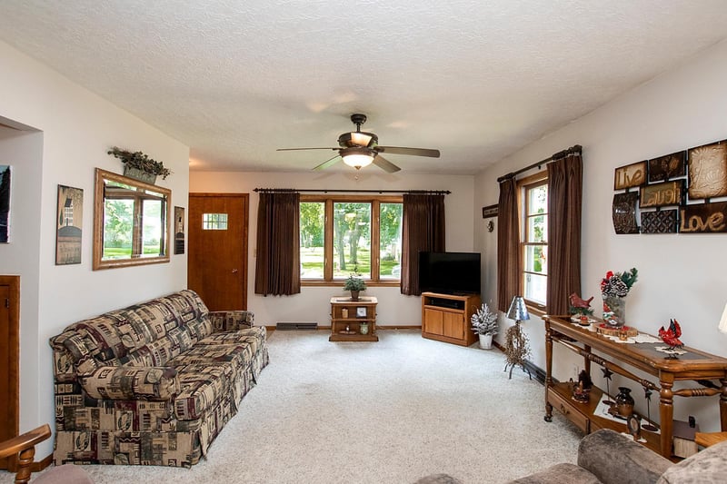 120 Hillcrest Ave, Lake Lillian, MN 56253