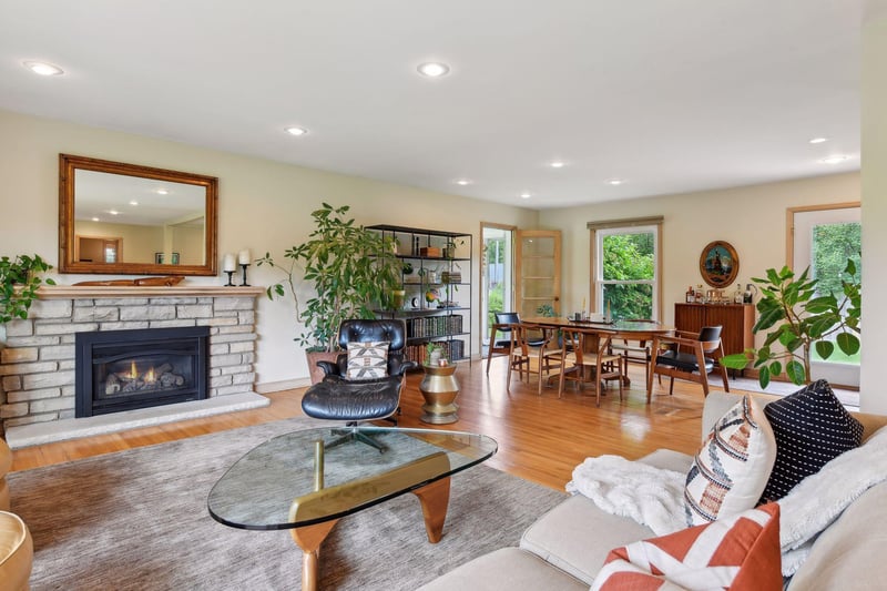 341 Burntside Dr, Minneapolis, MN 55422