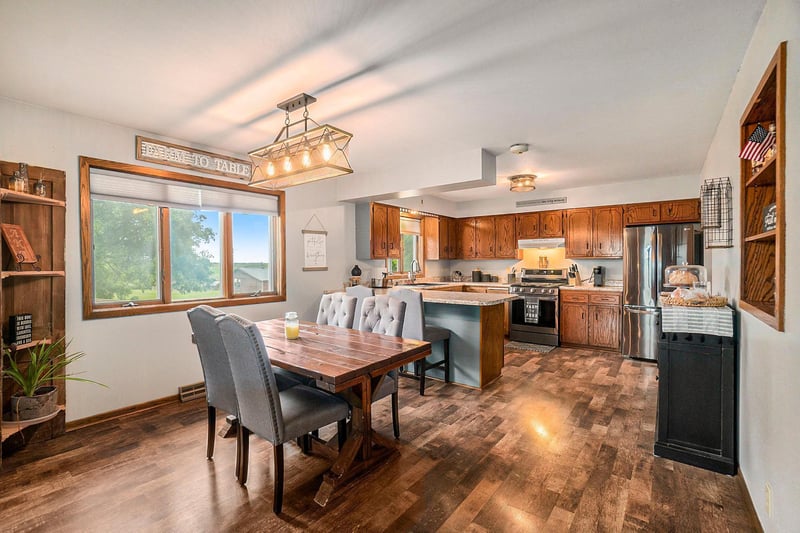 272 101st St, Beaver Creek, MN 56116