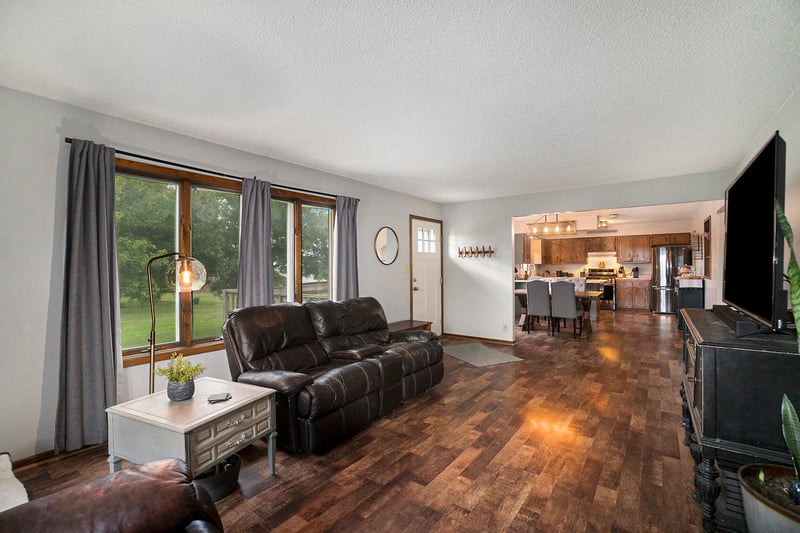272 101st St, Beaver Creek, MN 56116