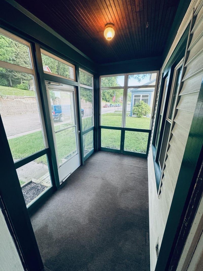 508 N 2nd St, Alma, WI 54610