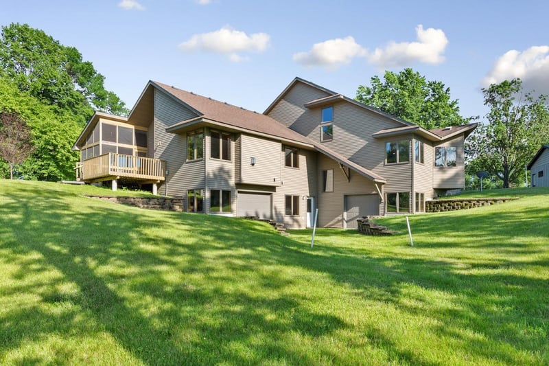 61630 Nutmeg Rd, Madison Lake, MN 56063