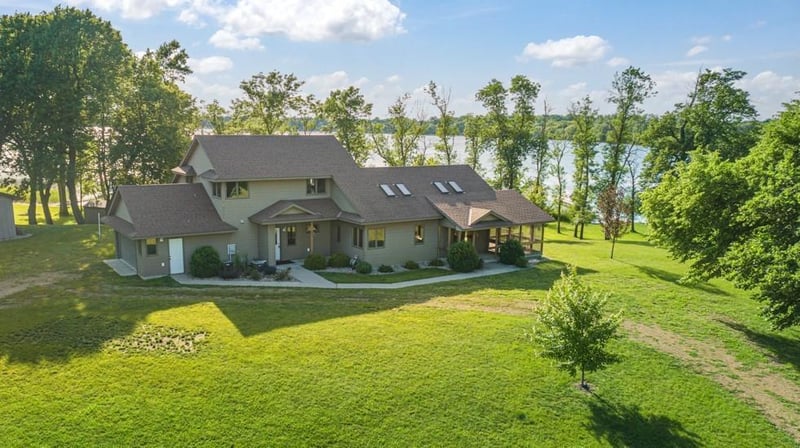 61630 Nutmeg Rd, Madison Lake, MN 56063