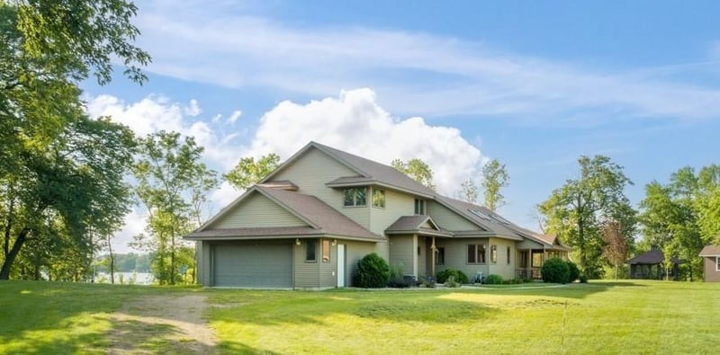 61630 Nutmeg Rd, Madison Lake, MN 56063