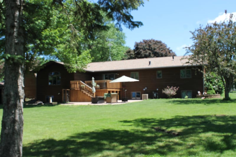 613 Lake Ave E, Fulda, MN 56131