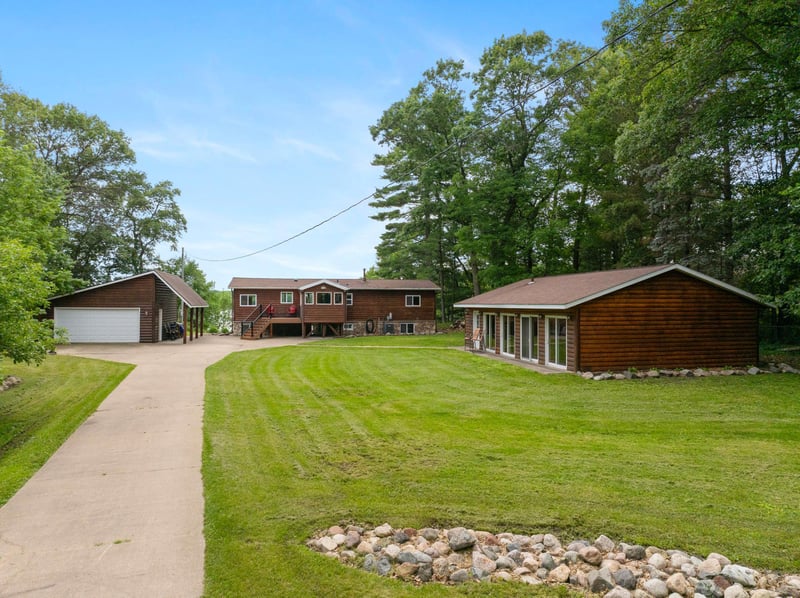 3187 Thoroughfare Dr, Cushing, MN 56443