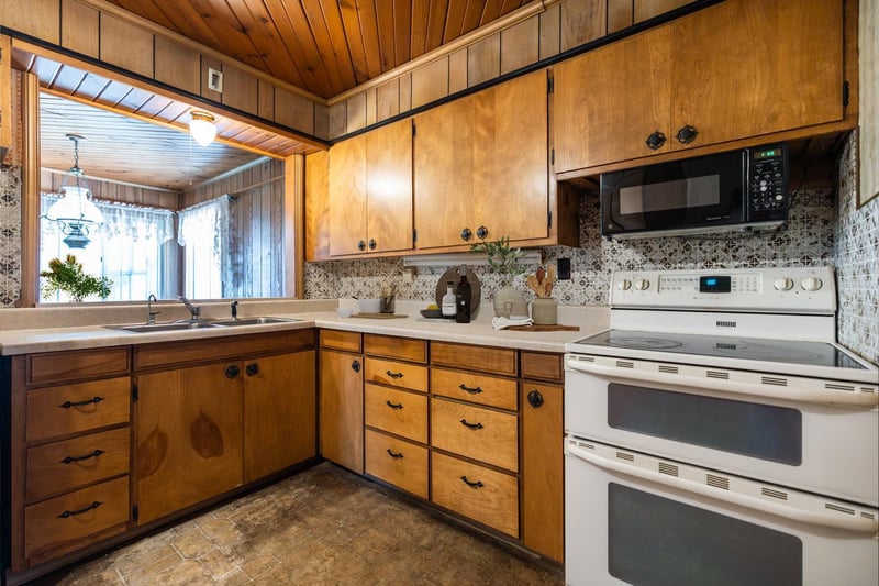 405 S Dodge St, Kellogg, MN 55945