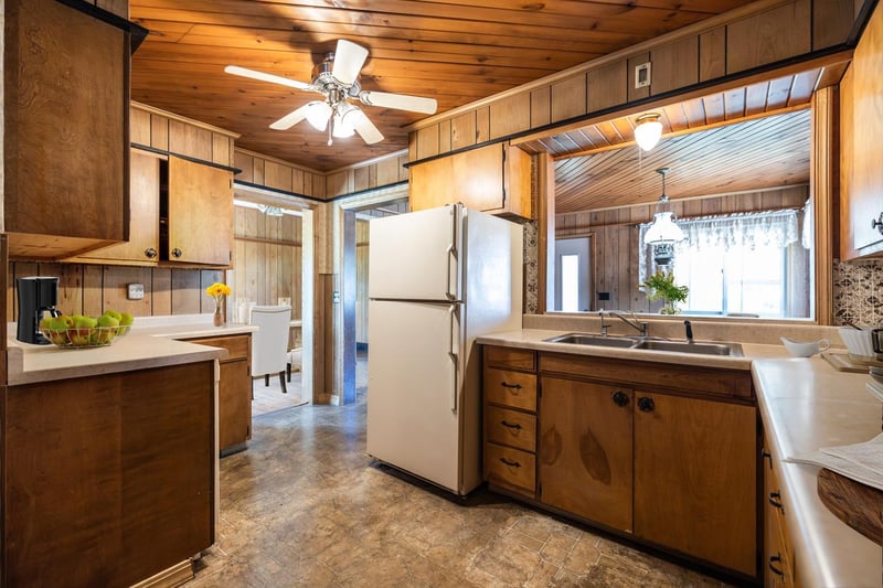405 S Dodge St, Kellogg, MN 55945