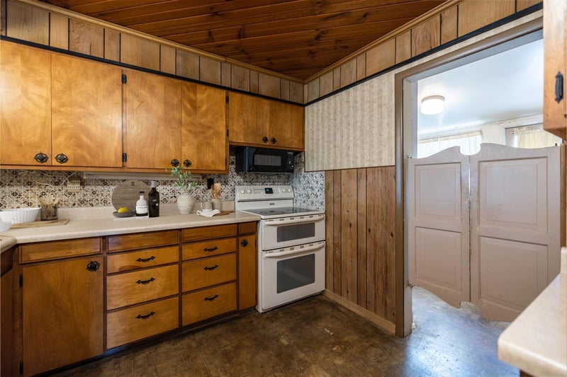 405 S Dodge St, Kellogg, MN 55945