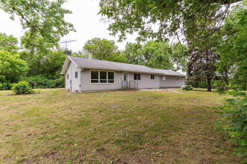 33492 110th Ave, Rothsay, MN 56579