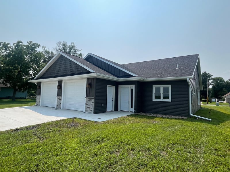 104 Gray Fox Pa, Eagle Lake, MN 56024