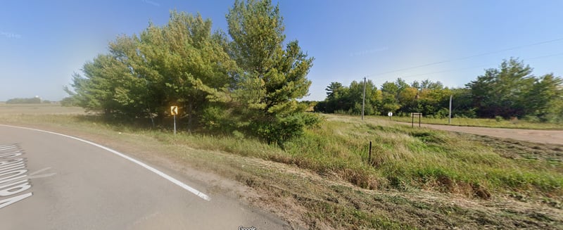 393xx Variolite St NW, Dalbo, MN 55017
