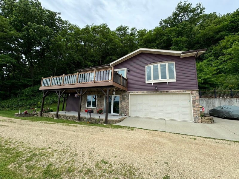 605 N 2nd St, Brownsville, MN 55919