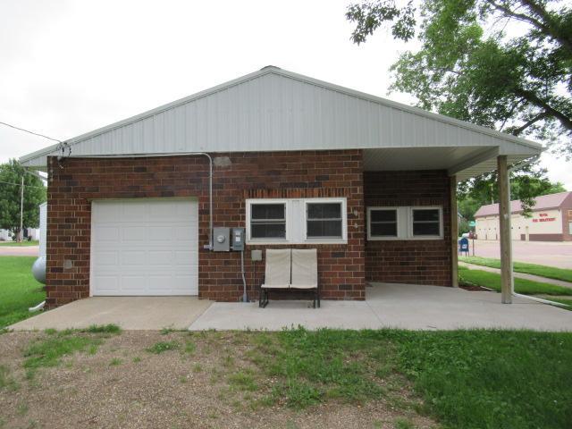 102 S Oak St, Wanda, MN 56294