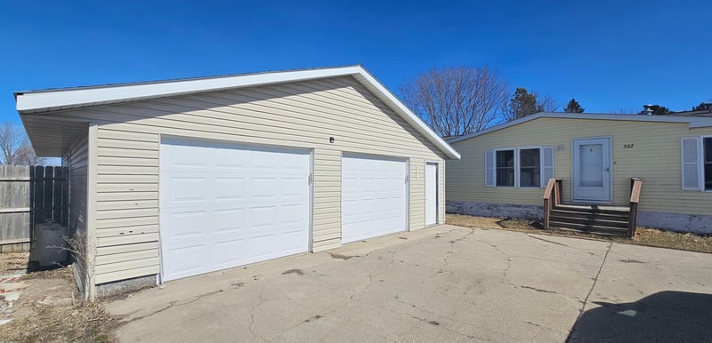 202 Henriksen St, Alberta, MN 56207