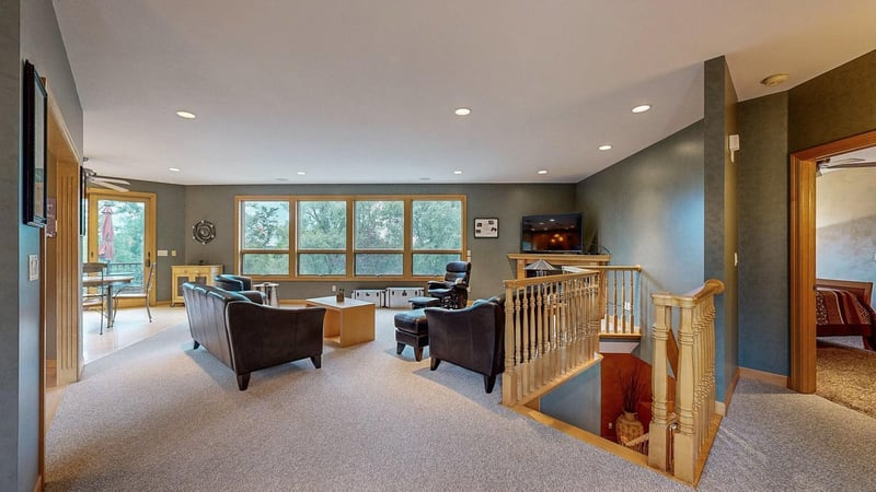 2384 Hawthorn Hill Rd NE, Rochester, MN 55906