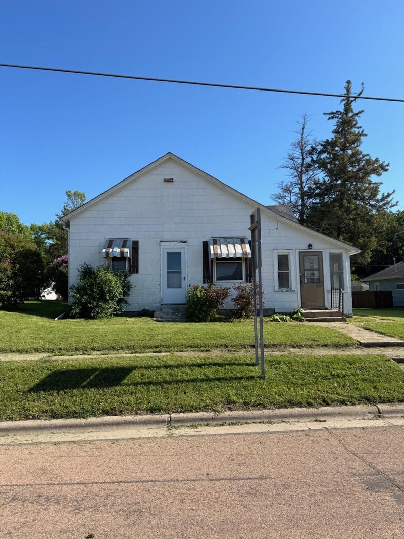 316 Railroad St W, Norwood Young America, MN 55368