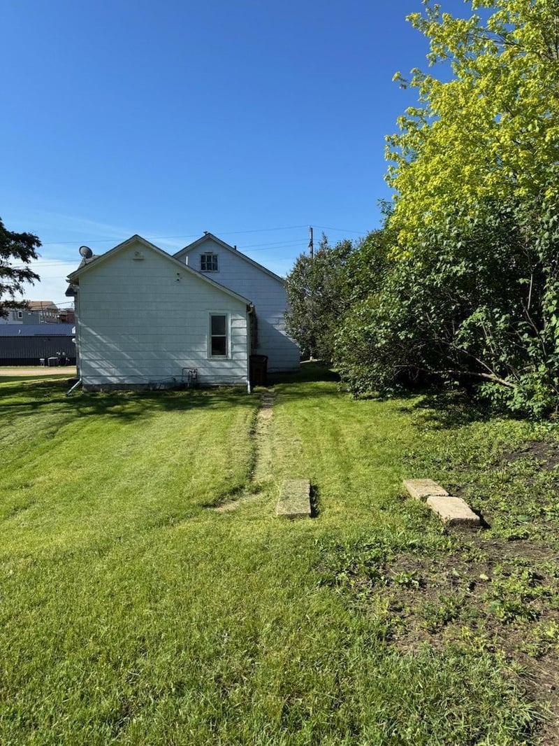 316 Railroad St W, Norwood Young America, MN 55368