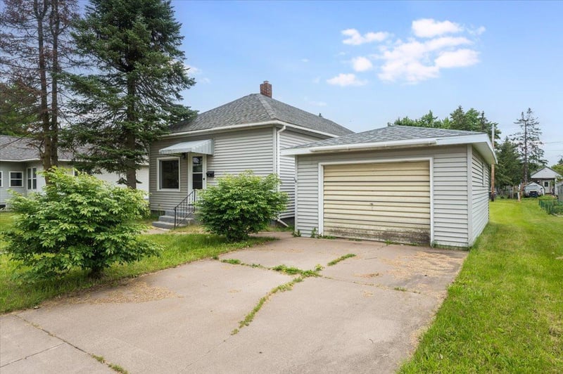 412 5th Ave E, Ashland, WI 54806
