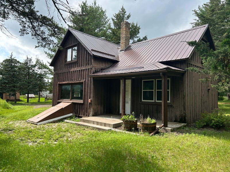 1131 Viking Blvd, Oak Grove, MN 55011