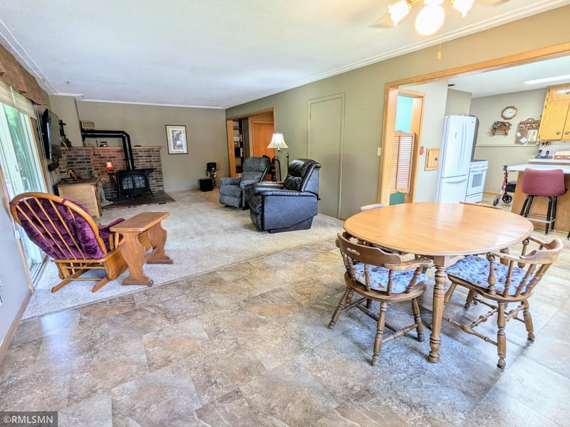 211 Cherry Ave, Bird Island, MN 55310