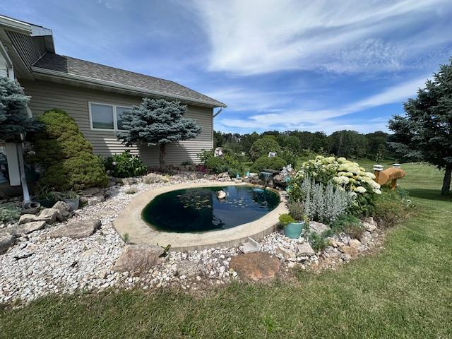 12746 Phillip Dr, Caledonia, MN 55921