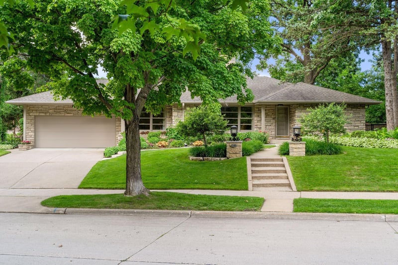2765 Thomas Ave S, Minneapolis, MN 55416