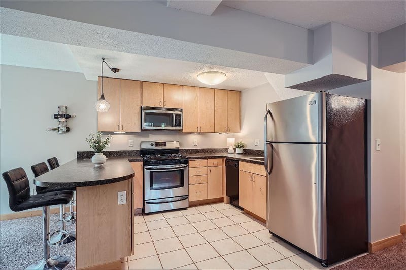 319 W 47th St #6, Minneapolis, MN 55419