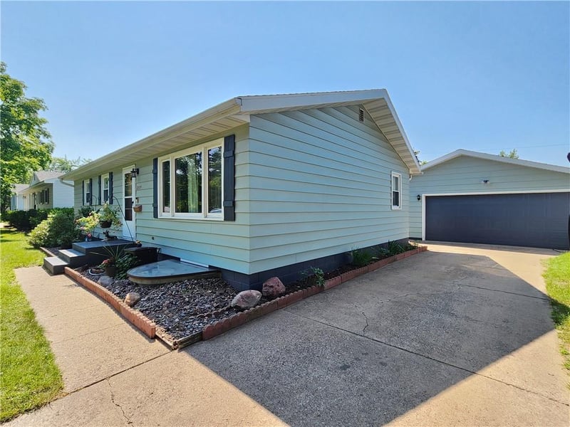 2519 Garfield Ave, Altoona, WI 54720
