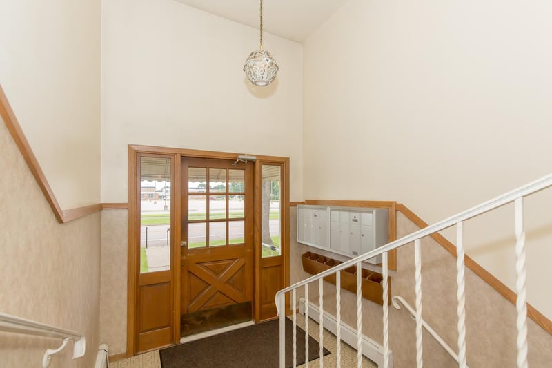 1037 Spencer St S, Shakopee, MN 55379
