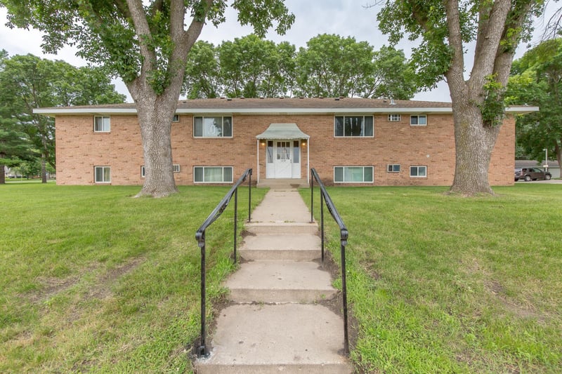 1037 Spencer St S, Shakopee, MN 55379