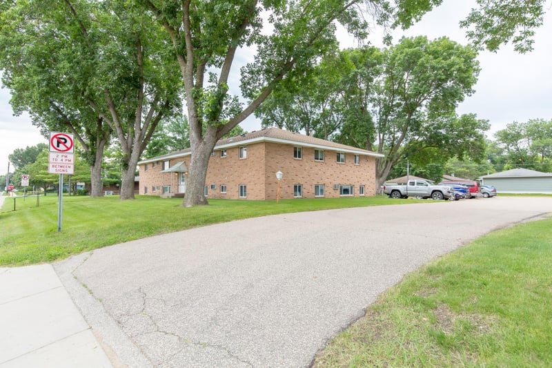 1037 Spencer St S, Shakopee, MN 55379