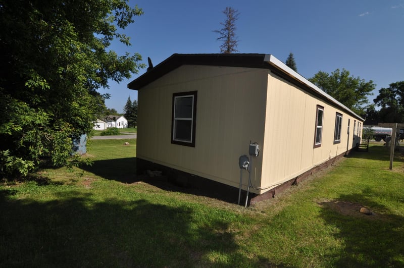 25 Pleasant Ave NE, Akeley, MN 56433