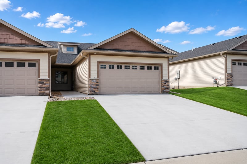 700 Shardlow Pl NE, Byron, MN 55920